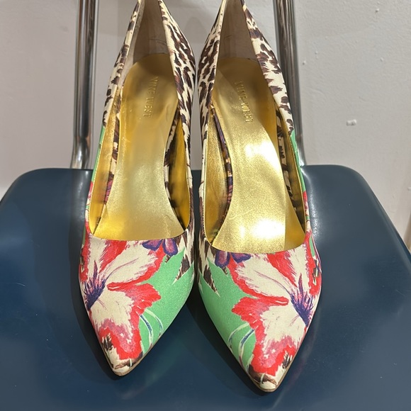 Multi color pump - Picture 2 of 5